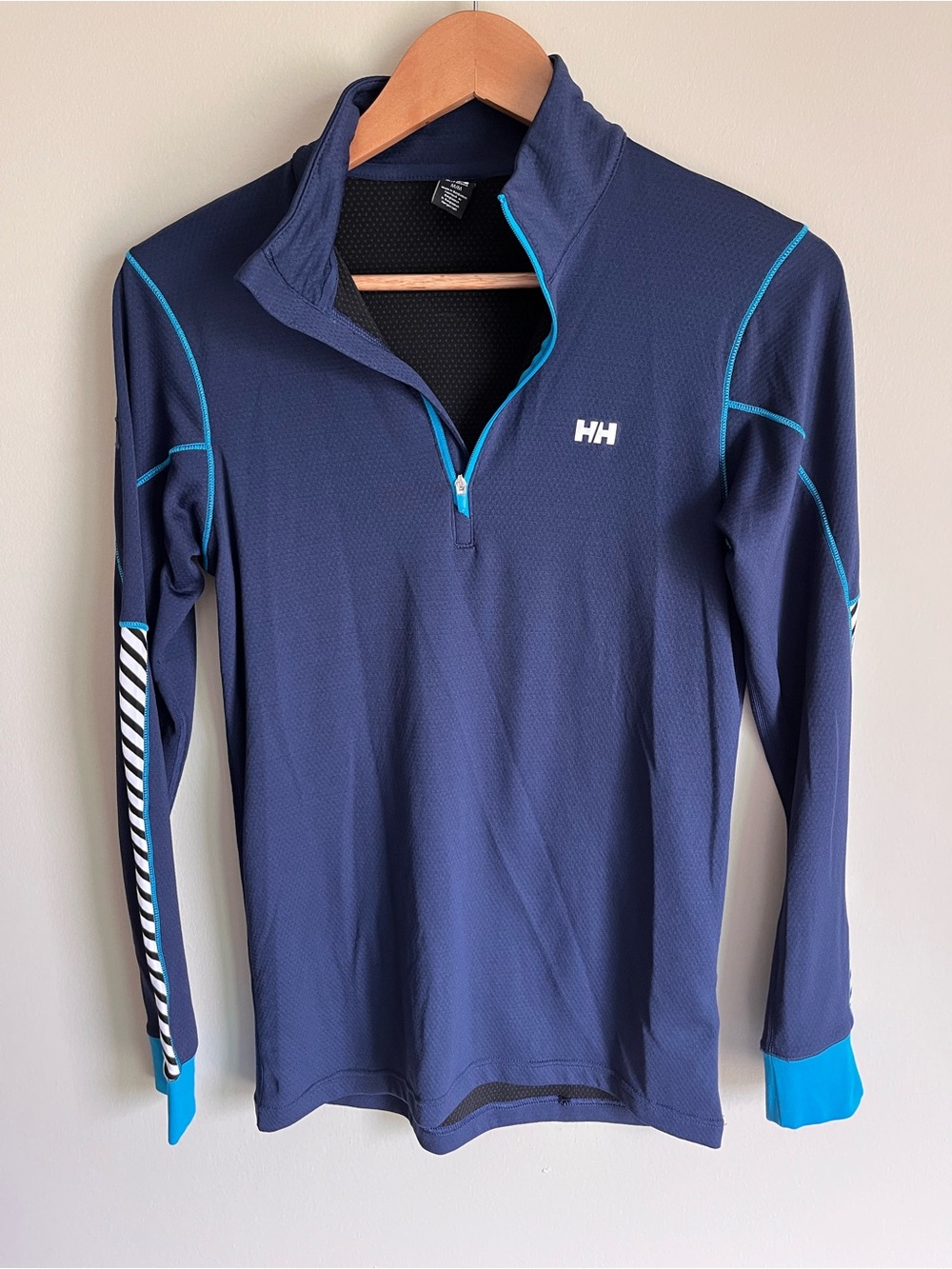 Helly Hansen Women's Blue Long Sleeve 1/4 Zip Size Medium Gorpcore Athletic